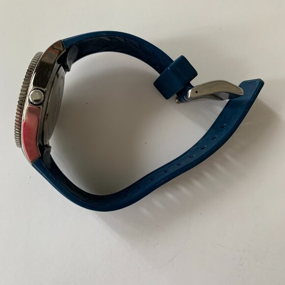 Tommy Bahama Relax Watch Men 42mm Silver Tone Blue Date - Picture 3 of 8